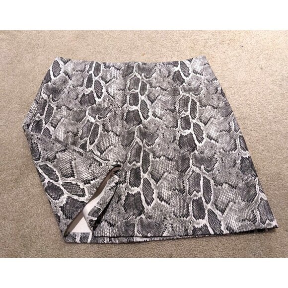 🐍 Lisa & Lucy Faux Snakeskin Mini Skirt Gray and Black Glamcore Womens M - Picture 2 of 3